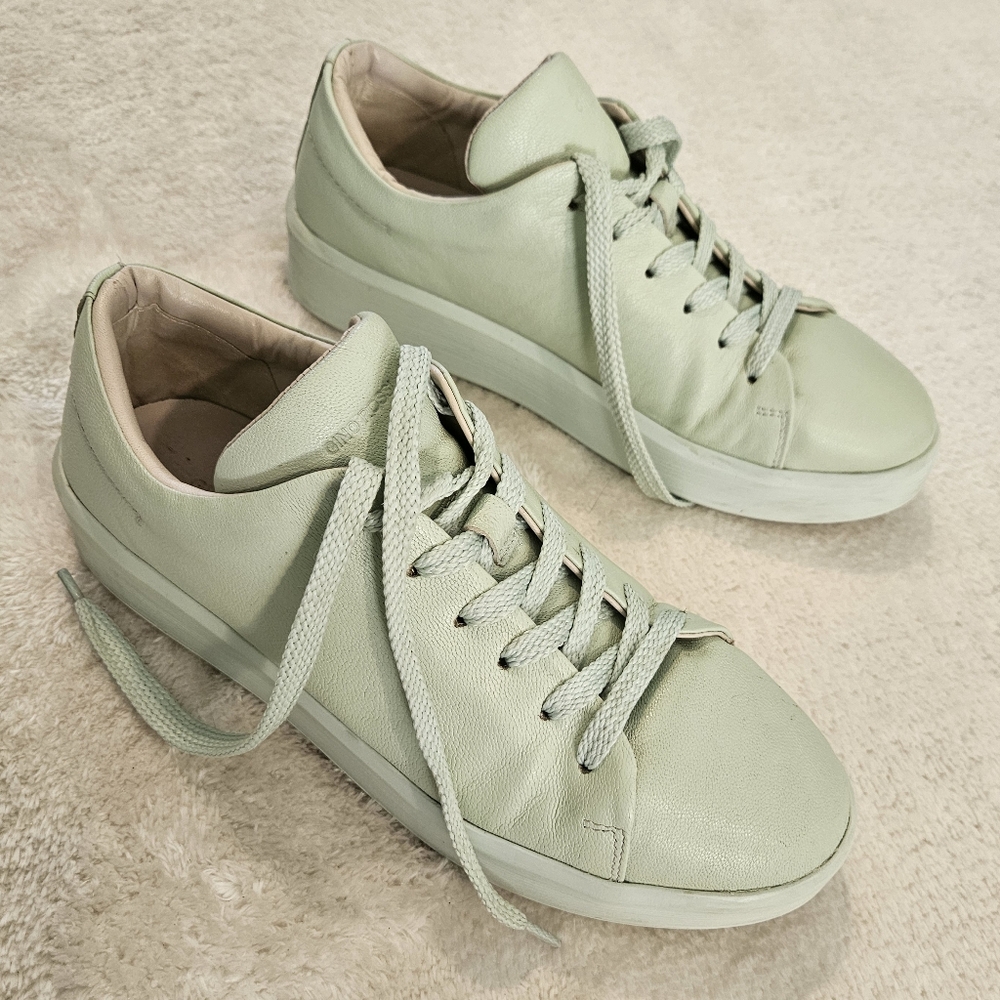 Leather Sneakers Green Pastel Size 9 Feminine Preppy Casual Athleisure Coquette - Picture 2 of 10